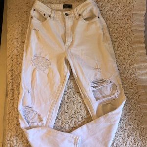 White denim jeans